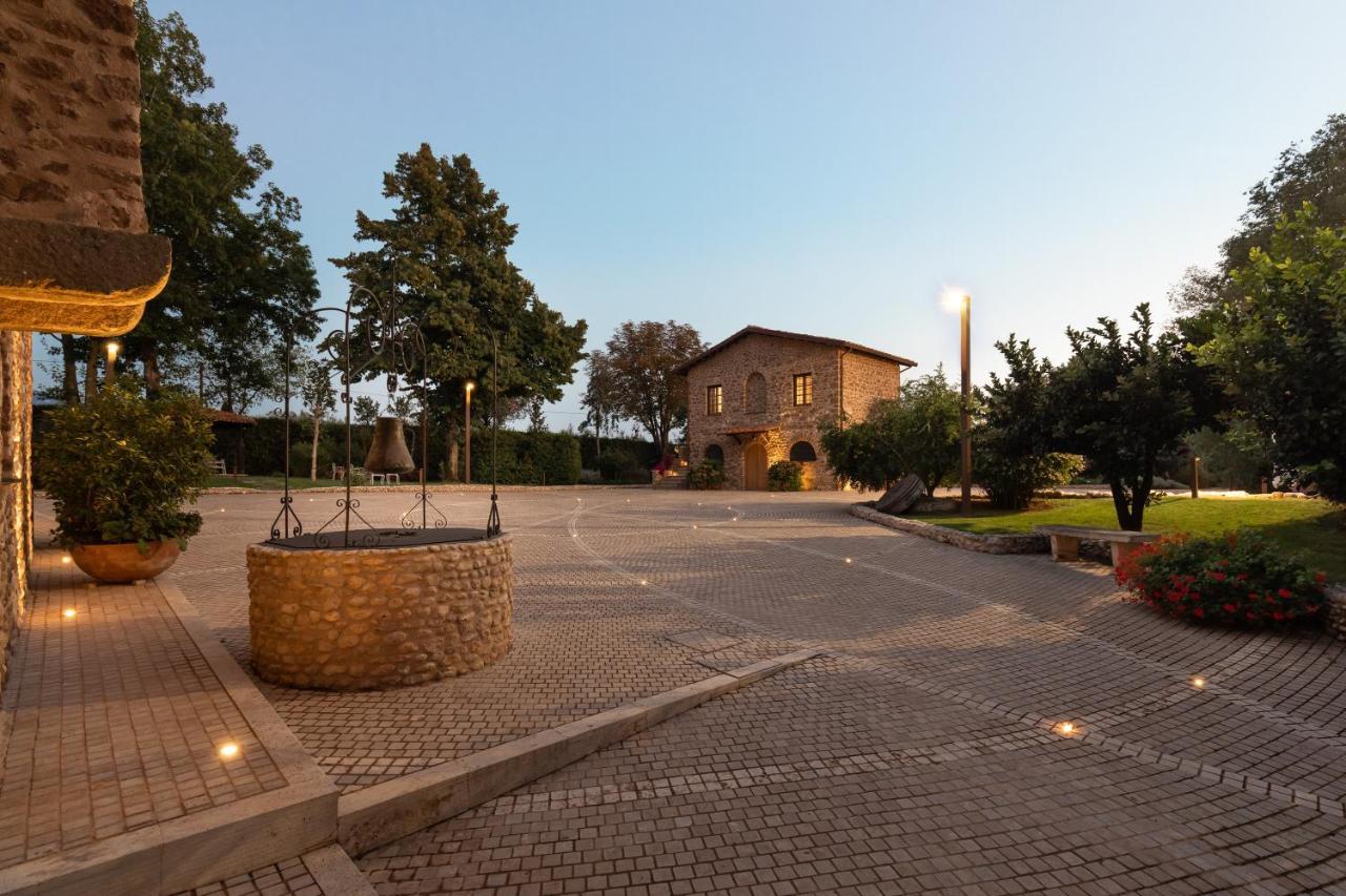 Antico Borgo Molino 7Cento Vicino Ai Giardini Di Ninfa Otel Cori Dış mekan fotoğraf