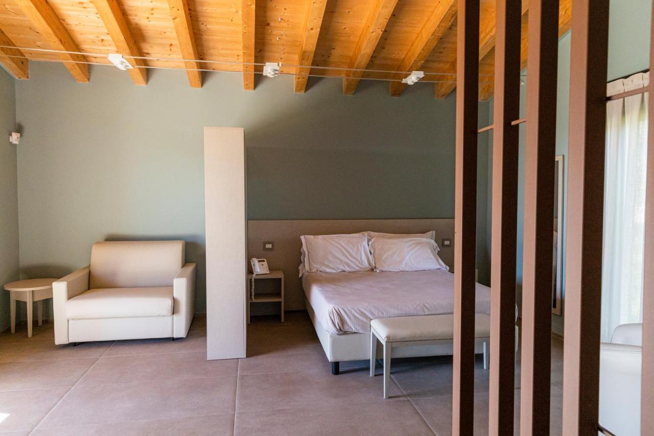 Antico Borgo Molino 7Cento Vicino Ai Giardini Di Ninfa Otel Cori Dış mekan fotoğraf
